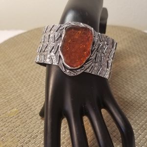 CLASSY AMBER BRACELET NWOT